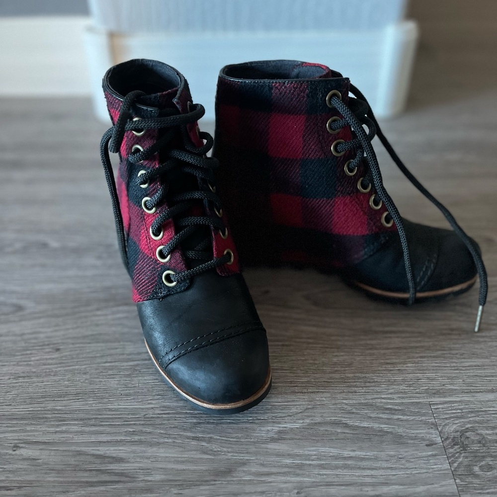 Womens Sorel PDX Wedge Boot. 6.5